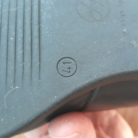 Hudson London black leather Chelsea boots. Size 8.5 - Picture 9 of 11